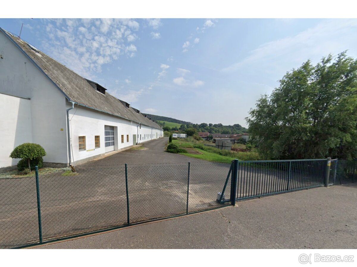Nabízím parkování obytných vozů, karavanů a lodí (v obci Hře