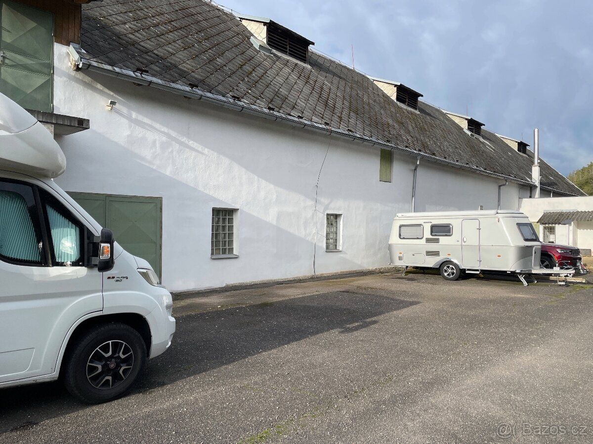 Nabízím parkování obytných vozů, karavanů a lodí (v obci Hře