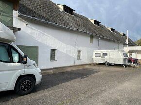 Nabízím parkování obytných vozů, karavanů a lodí (v obci Hře
