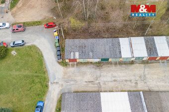 Prodej řadové garáže o užitné ploše 20 m² v centru obce Sene