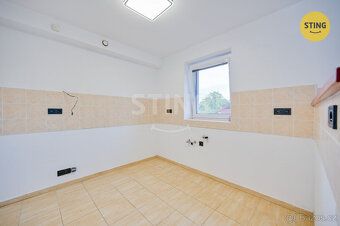 Nabízíme k prodeji prostorný rodinný dům v klidné části obce