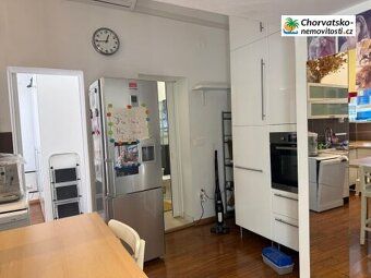 CHORVATSKO-NEMOVITOSTI.cz nabízí útulný přízemní dům v oblíb