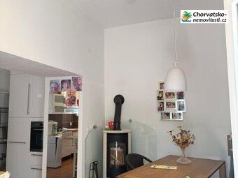 CHORVATSKO-NEMOVITOSTI.cz nabízí útulný přízemní dům v oblíb