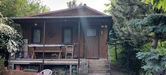 Prodám chatu v Ondraticích. Chata stojí na samotě v okraji o