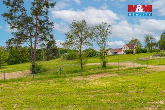 Nabízíme k prodeji krásný pozemek 1 060 m² na kraji obce Buk