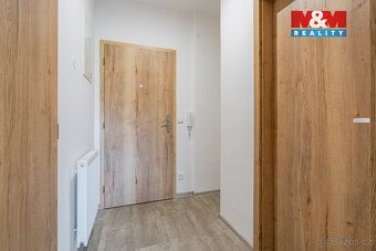 Nabízíme k prodeji byt o dispozici 2+kk a podlahové ploše 42