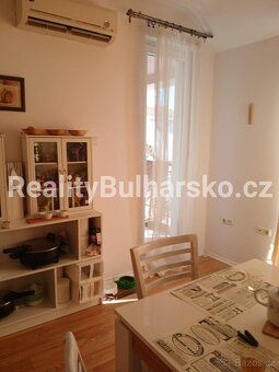 Stylový apartmán 2+kk s terasou na Slunečném pobřeží – pouhý