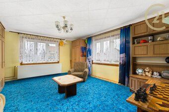 Dvougenerační cihlový rodinný dům o užitné ploše 221 m² se n