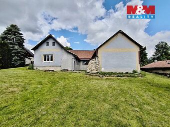 Nabízíme k prodeji rodinný dům v klidné části obce Skrýšov u