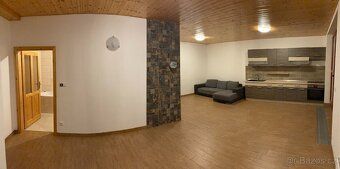 Nabízím k pronájmu prostorný přízemní byt 3+kk o ploše cca 9
