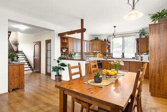 Prodej rodinného domu 240 m², pozemek 725 m² Pod Ořechy, Mla