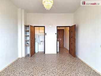 +popl. 2500, + elektřina + provize RK, pronájem bytu o velik