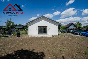 Hledáte moderní rodinné bydlení v klidné lokalitě, které si 