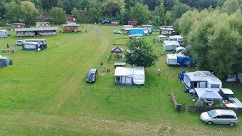Prodám karavan pevné stání u Jinolických rybníků. Karavan má