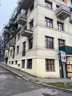 Nabízím k dlouhodobému pronájmu světlý a moderně řešený byt 