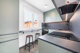Uvedená cena je kompletní včetně vybavení, právního servisu 