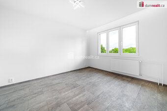 Uvedená cena je kompletní včetně vybavení, právního servisu 