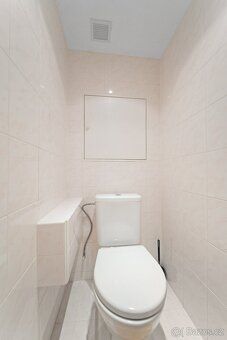 Nabízíme Vám ke koupi slunný byt 4+1 ve velmi žádané lokalit