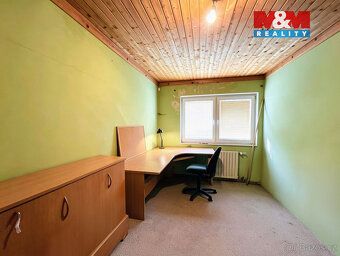 Nabízíme k prodeji slunný pozemek určený k bydlení o výměře 