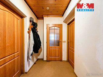 Nabízíme k prodeji slunný pozemek určený k bydlení o výměře 
