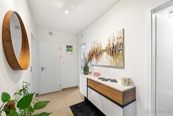 Pronájem bytu 3+kk 80 m² s klimatizací, balkonem, parkovaním