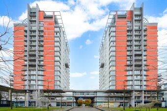 Prostorný 3+kk 104 m² s balkonem, parkováním a recepcí v Pra