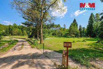 Nabídka prodeje krajního stavebního pozemku, 1192 m² a podíl