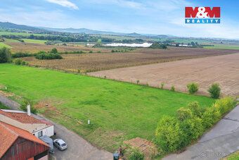 Nabízíme k prodeji zasíťovaný pozemek o rozloze 1204 m² na o
