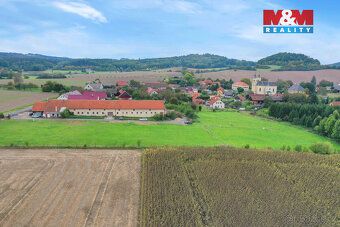 Nabízíme k prodeji zasíťovaný pozemek o rozloze 1204 m² na o