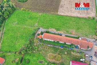 Nabízíme k prodeji zasíťovaný pozemek o velikosti 1212 m², s