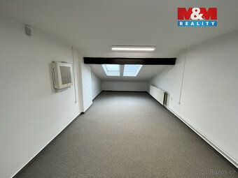 Nabízíme k pronájmu prostorné kancelářské prostory o velikos
