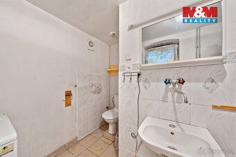 Nabízíme rodinný dům s pozemky o celkové výměře 383 m2 v obl