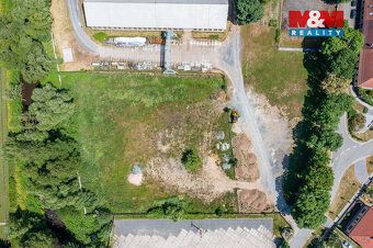 Nabízíme k pronájmu komerční pozemek o rozloze 7754 m² v kat