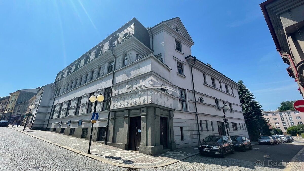 Nabízíme k prodeji půdní prostor o výměře 108 m² v samotném 
