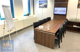 Nabízíme k pronájmu moderní kancelář č. 4A12L o podlahové pl
