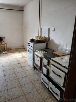 Nabízíme k prodeji velký rodinný dům v obci Strání, který by