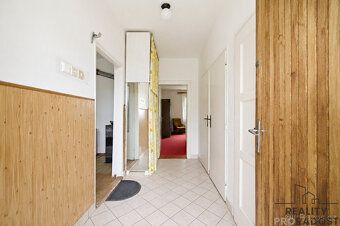 Dobrý den, nabízíme k prodeji rodinný dům v obci Stojice, kt