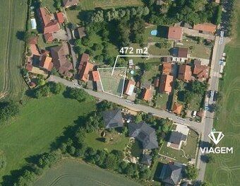 Čtyři malé spekulativní pozemky v centru obce o celkové výmě