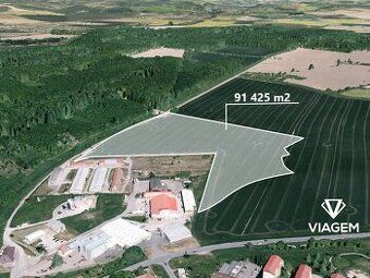 Na prodej stavební, rovinatý pozemek o celkové výměře 1800m2
