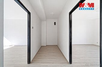 Nabízíme prodej prostorného bytu o dispozici 3+1 v centru Ol