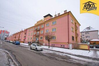Nabízíme k podnájmu kancelář 18,15 m2 v přízemí budovy, přím