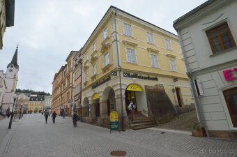 Nabízíme k pronájmu dvě prostorné propojené kanceláře 25,5 m
