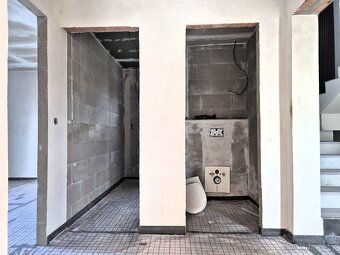 Nabízíme k prodeji moderní novostavbu rodinného domu o dispo