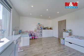 Prodej prostorného světlého bytu 3+kk o ploše 80 m² ve snad 