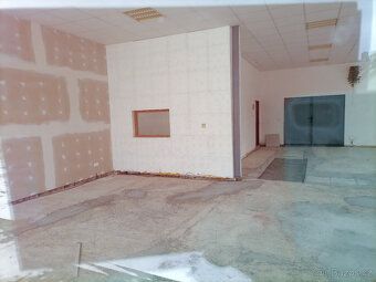 Nabízím dlouhodobý pronájem nebytových prostor - prodejní pl