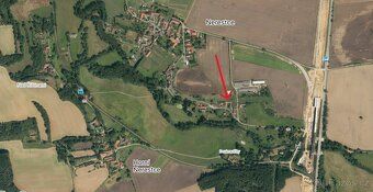 Hledáte klidné místo pro rodinný dům s prostornou zahradou a
