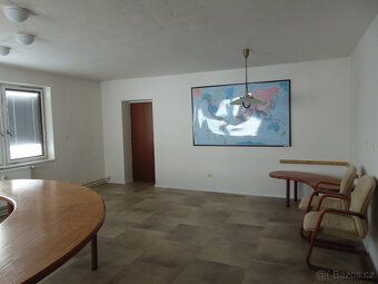 Příjemná, světlá kancelář nedaleko centra Skutče.
Nabízíme k