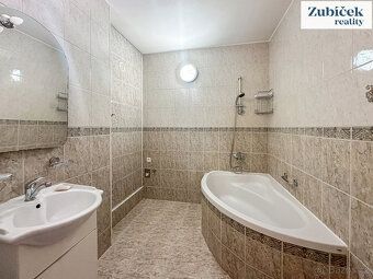 Nabízíme k pronájmu byt 3+1 v klidné části Jižních Svahů na 