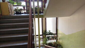 Nabízíme prodej prostorného slunného bytu 2+1 s balkonem, 57