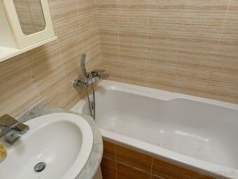 Pronajmu byt 2+1 (58 m2) se starším vybavením blízko centra 